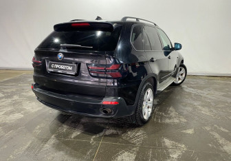 Подержанный автомобиль BMW X5 2007 года (5 фото)