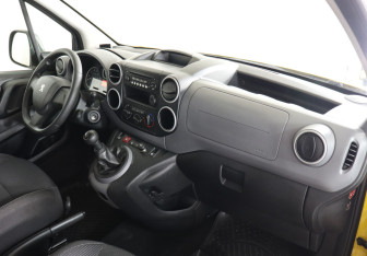 Подержанный автомобиль Peugeot Partner 2021 года (10 фото)