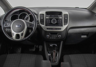 Подержанный автомобиль Kia Venga 2016 года (13 фото)