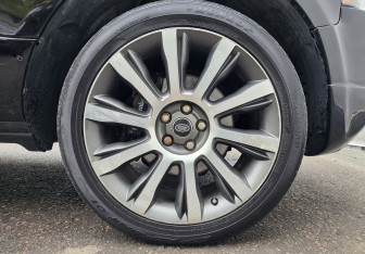 Подержанный автомобиль Land Rover Range Rover 2005 года (16 фото)