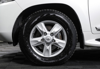 Подержанный автомобиль Toyota Land Cruiser Suv 2016 года (32 фото)