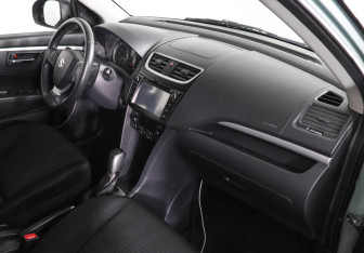 Подержанный автомобиль Suzuki Swift Hatchback 2011 года (6 фото)