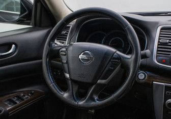 Подержанный автомобиль Nissan Teana 2013 года (15 фото)