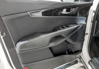 Подержанный автомобиль Kia Sorento 2017 года (19 фото)