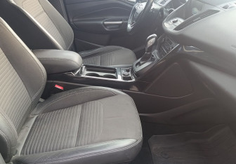 Подержанный автомобиль Ford Kuga 2017 года (9 фото)