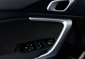 Подержанный автомобиль Kia Ceed Hatchback 2019 года (17 фото)