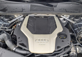 Подержанный автомобиль Audi A7 2018 года (9 фото)