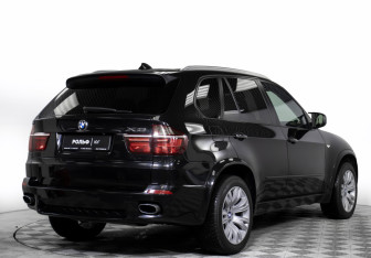 Подержанный автомобиль BMW X5 2009 года (5 фото)