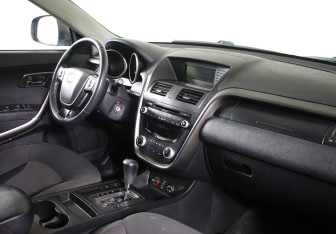 Подержанный автомобиль FAW Besturn X80 2017 года (6 фото)