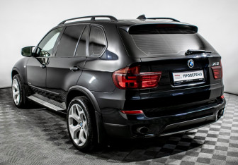 Подержанный автомобиль BMW X5 2010 года (7 фото)
