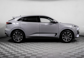 Подержанный автомобиль Changan UNI-K 2023 года (4 фото)