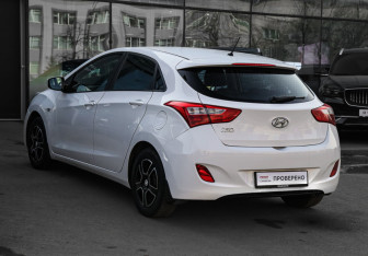 Подержанный автомобиль Hyundai i30 Hatchback 2014 года (6 фото)