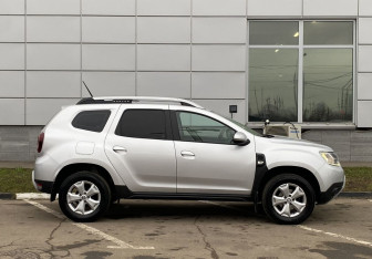 Подержанный автомобиль Renault Duster 2021 года (4 фото)