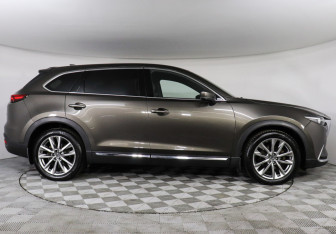Подержанный автомобиль Mazda CX-9 2017 года (4 фото)