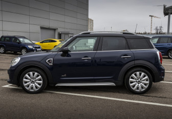 Подержанный автомобиль MINI Countryman 2019 года (8 фото)