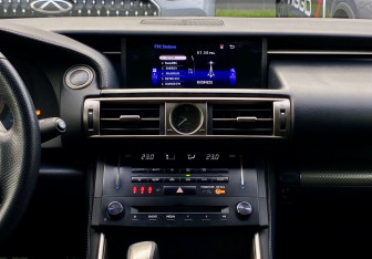 Подержанный автомобиль Lexus IS Sedan 2013 года (12 фото)