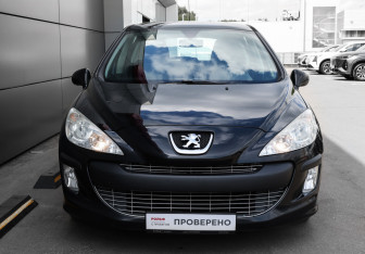Подержанный автомобиль Peugeot 308 Hatchback 2010 года (2 фото)