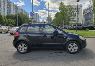 Подержанный автомобиль Fiat Sedici 2008 года (4 фото)
