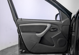 Подержанный автомобиль Renault Duster 2019 года (19 фото)