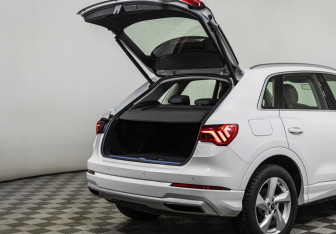 Подержанный автомобиль Audi Q3 2020 года (20 фото)