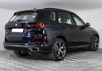 Новый BMW X5 2025 (2 фото)