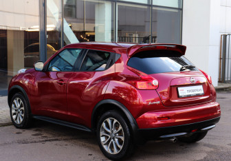 Подержанный автомобиль Nissan Juke 2014 года (6 фото)