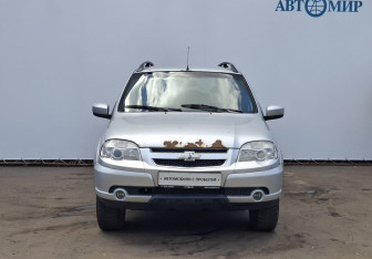 Подержанный автомобиль Chevrolet Niva 2012 года (2 фото)