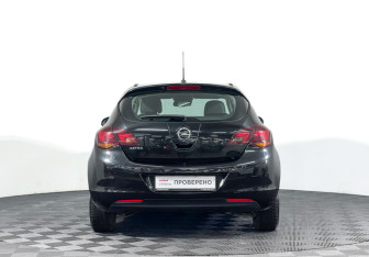 Подержанный автомобиль Opel Astra Hatchback 2011 года (6 фото)