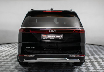 Подержанный автомобиль Kia Carnival 2022 года (6 фото)