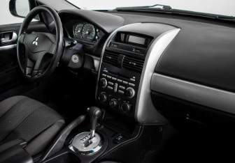 Подержанный автомобиль Mitsubishi Galant Sedan 2007 года (10 фото)