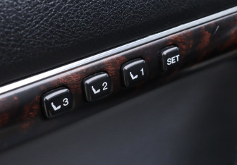 Подержанный автомобиль Toyota Land Cruiser Suv 2009 года (16 фото)