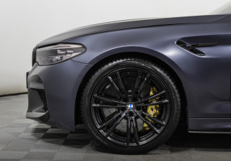 Подержанный автомобиль BMW M5 Sedan 2019 года (9 фото)