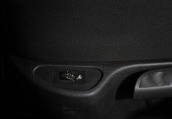 Подержанный автомобиль Peugeot 308 Wagon 2010 года (20 фото)