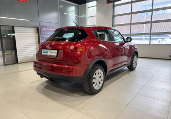 Подержанный автомобиль Nissan Juke 2014 года (4 фото)