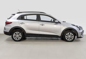 Подержанный автомобиль Kia Rio Hatchback 2021 года (4 фото)