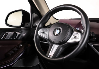 Подержанный автомобиль BMW X5 2024 года (13 фото)