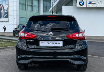Подержанный автомобиль Nissan Tiida Hatchback 2015 года (6 фото)