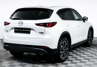 Подержанный автомобиль Mazda CX-5 2022 года (3 фото)