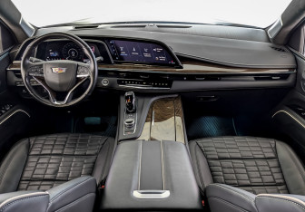 Подержанный автомобиль Cadillac Escalade Suv 2023 года (16 фото)