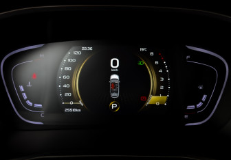 Подержанный автомобиль Geely Coolray 2023 года (13 фото)