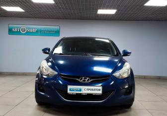 Подержанный автомобиль Hyundai Elantra Sedan 2012 года (2 фото)