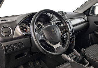 Подержанный автомобиль Suzuki Vitara 2021 года (15 фото)