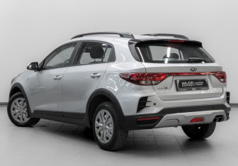 Подержанный автомобиль Kia Rio Hatchback 2021 года (7 фото)