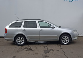 Подержанный автомобиль Skoda Octavia Wagon 2010 года (4 фото)