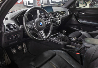Подержанный автомобиль BMW M2 2019 года (16 фото)