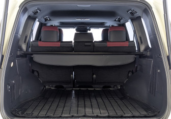 Подержанный автомобиль Toyota Land Cruiser Suv 2022 года (10 фото)