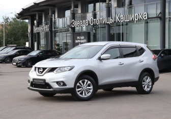 Подержанный автомобиль Nissan X-Trail 2015 года (18 фото)