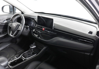 Подержанный автомобиль Москвич 3 2023 года (10 фото)