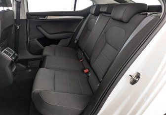 Подержанный автомобиль Skoda Superb Liftback 2017 года (18 фото)