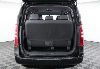 Подержанный автомобиль Hyundai Grand Starex 2018 года (22 фото)